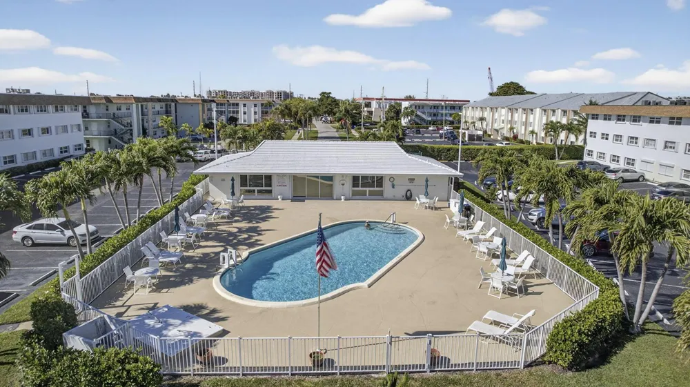 100 Shore Court #307 North Palm Beach, FL 33408