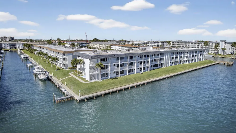 100 Shore Court #307 North Palm Beach, FL 33408