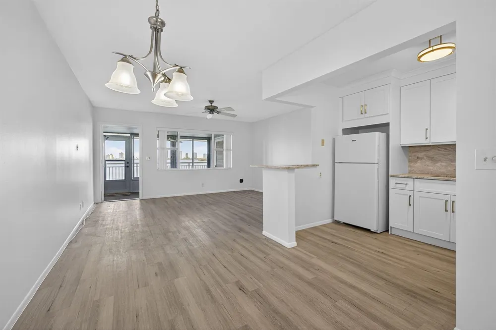 100 Shore Court #307 North Palm Beach, FL 33408