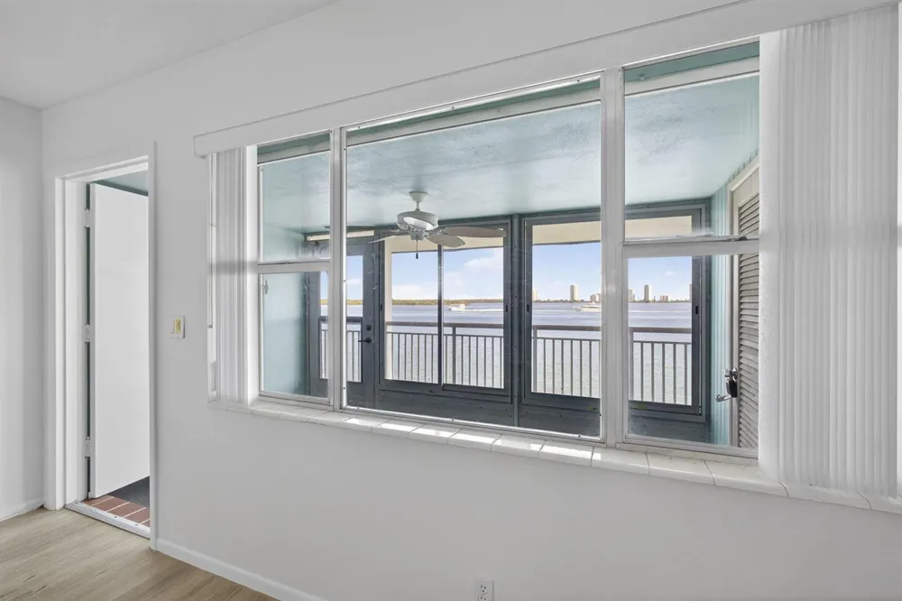 100 Shore Court #307 North Palm Beach, FL 33408