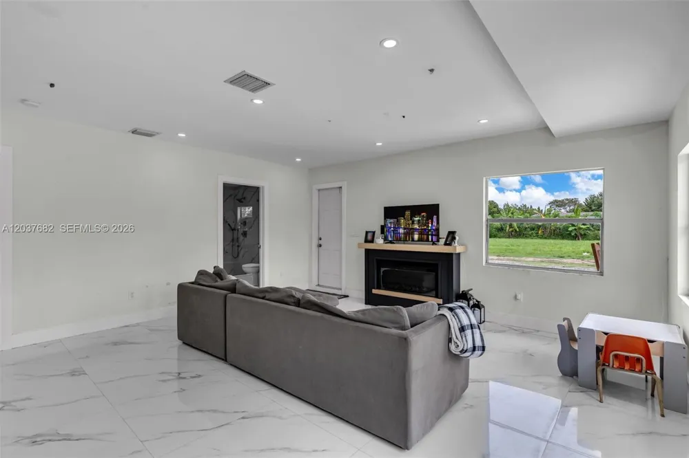 20304 SW 186th St Miami, FL 33187