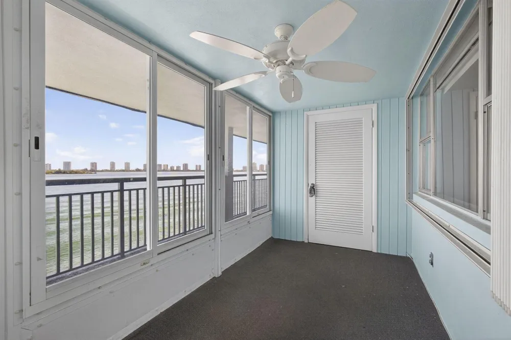 100 Shore Court #307 North Palm Beach, FL 33408