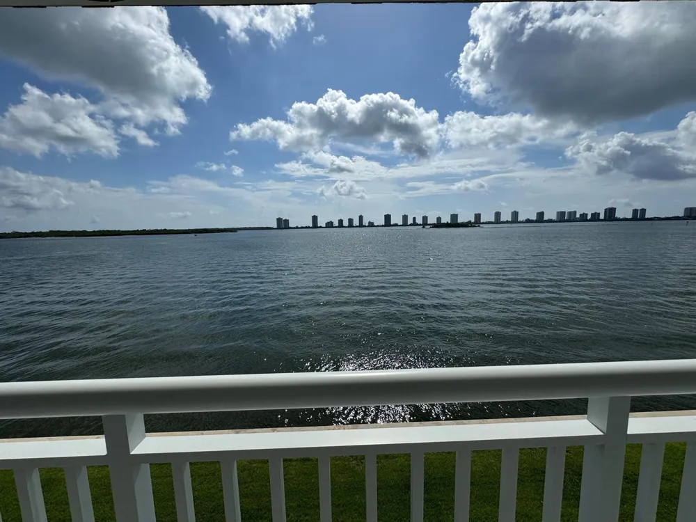 100 Shore Court #307 North Palm Beach, FL 33408