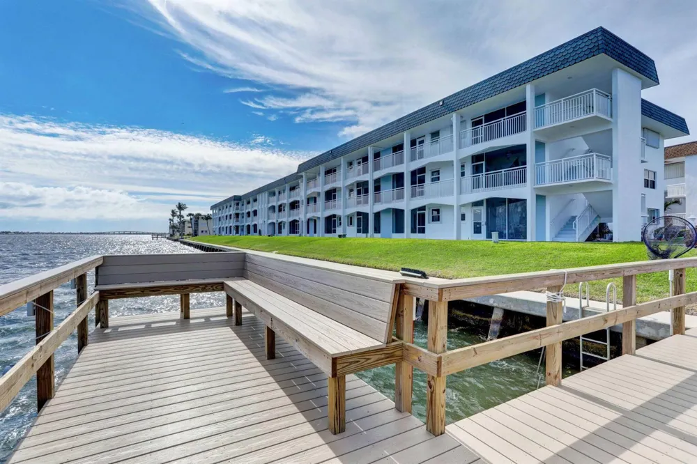 100 Shore Court #307 North Palm Beach, FL 33408