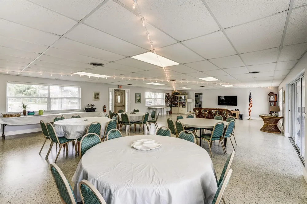 100 Shore Court #307 North Palm Beach, FL 33408
