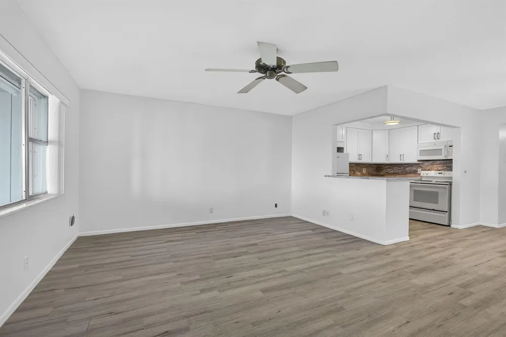 100 Shore Court #307 North Palm Beach, FL 33408