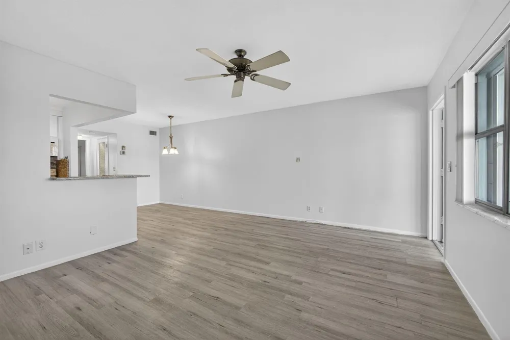 100 Shore Court #307 North Palm Beach, FL 33408