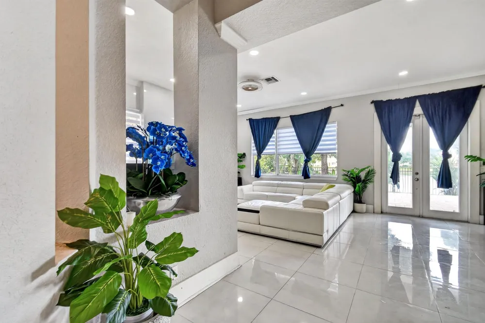 700 Cresta Circle West Palm Beach, FL 33413