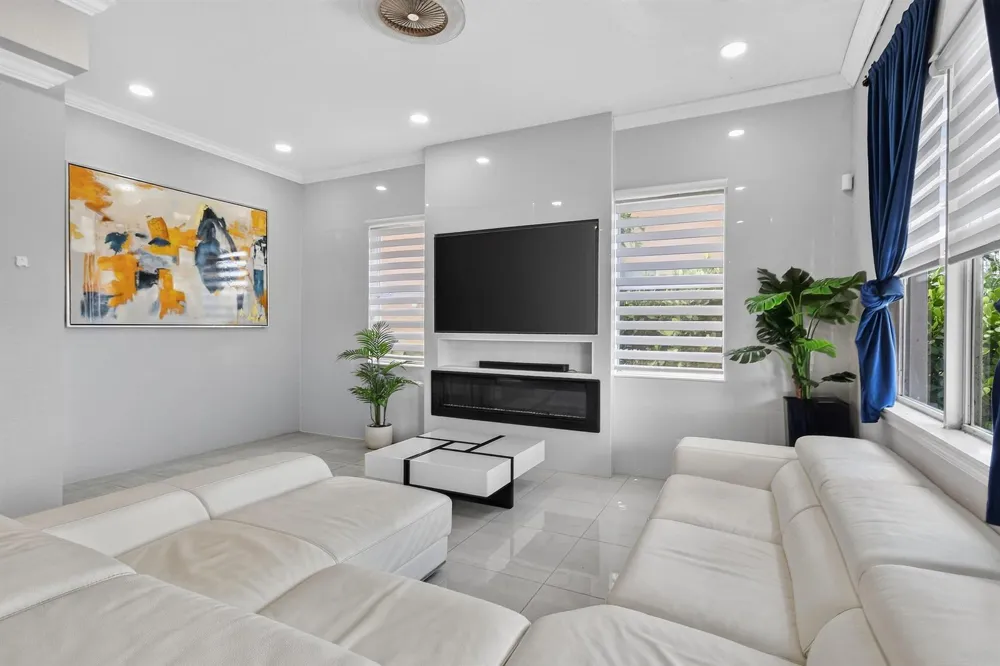 700 Cresta Circle West Palm Beach, FL 33413