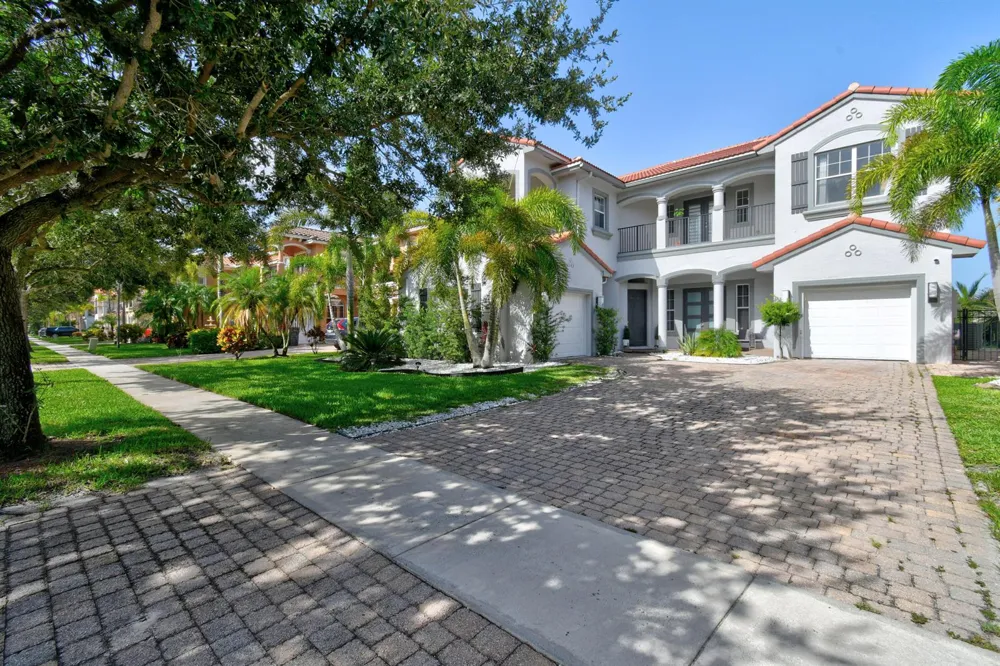 700 Cresta Circle West Palm Beach, FL 33413