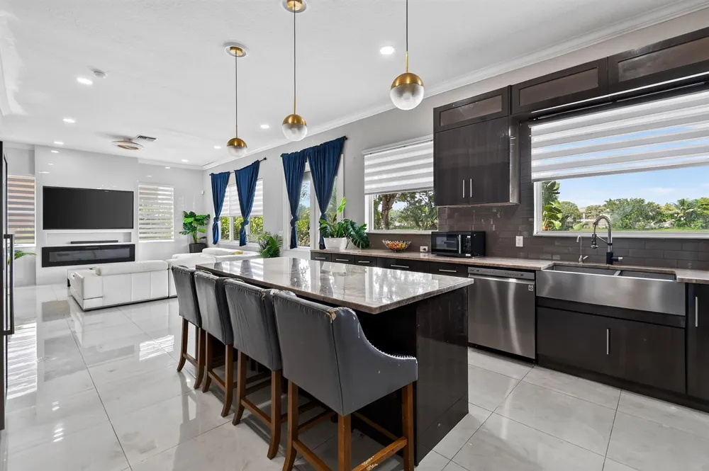 700 Cresta Circle West Palm Beach, FL 33413