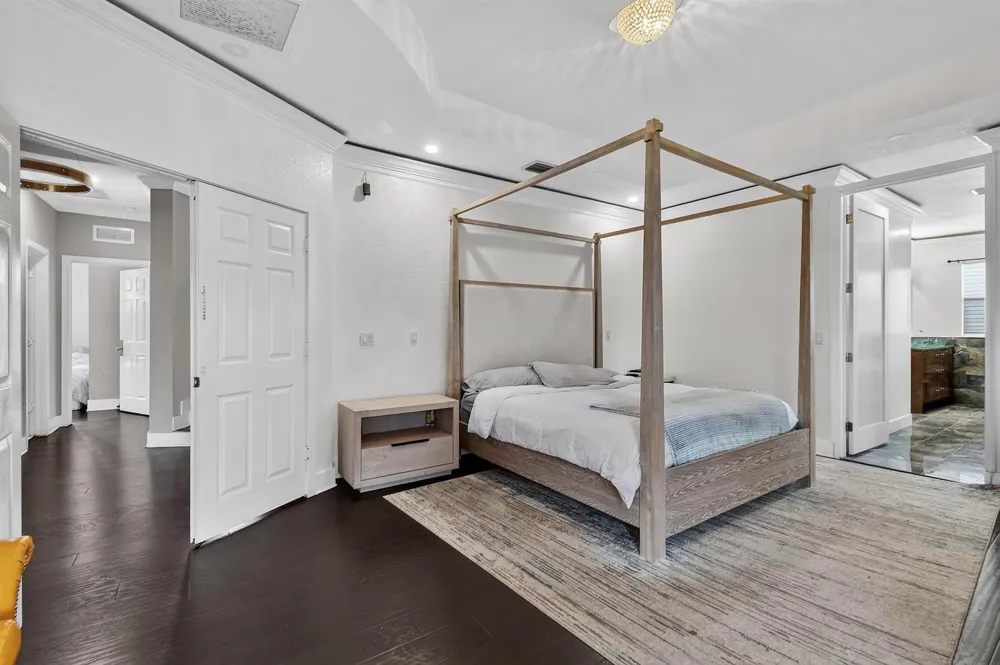 700 Cresta Circle West Palm Beach, FL 33413
