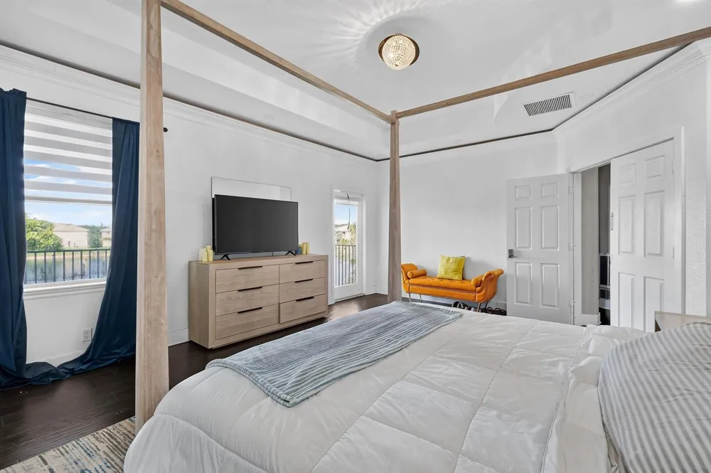 700 Cresta Circle West Palm Beach, FL 33413