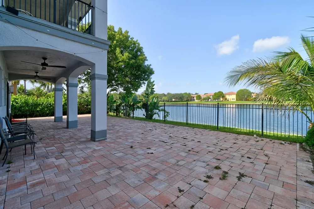 700 Cresta Circle West Palm Beach, FL 33413