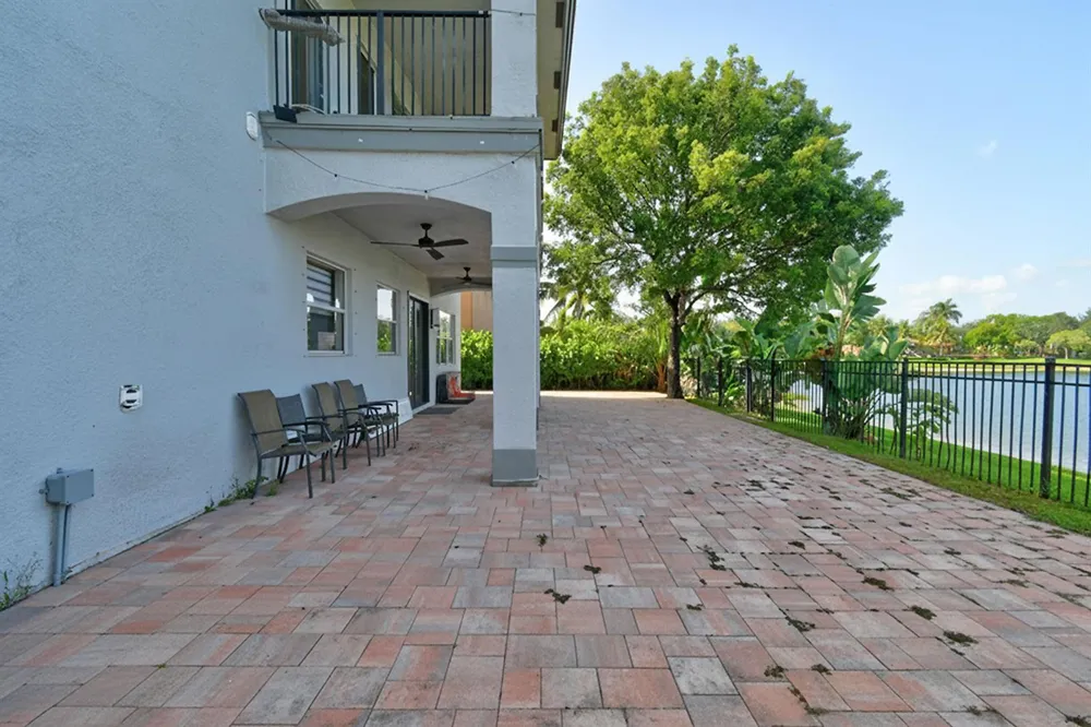 700 Cresta Circle West Palm Beach, FL 33413