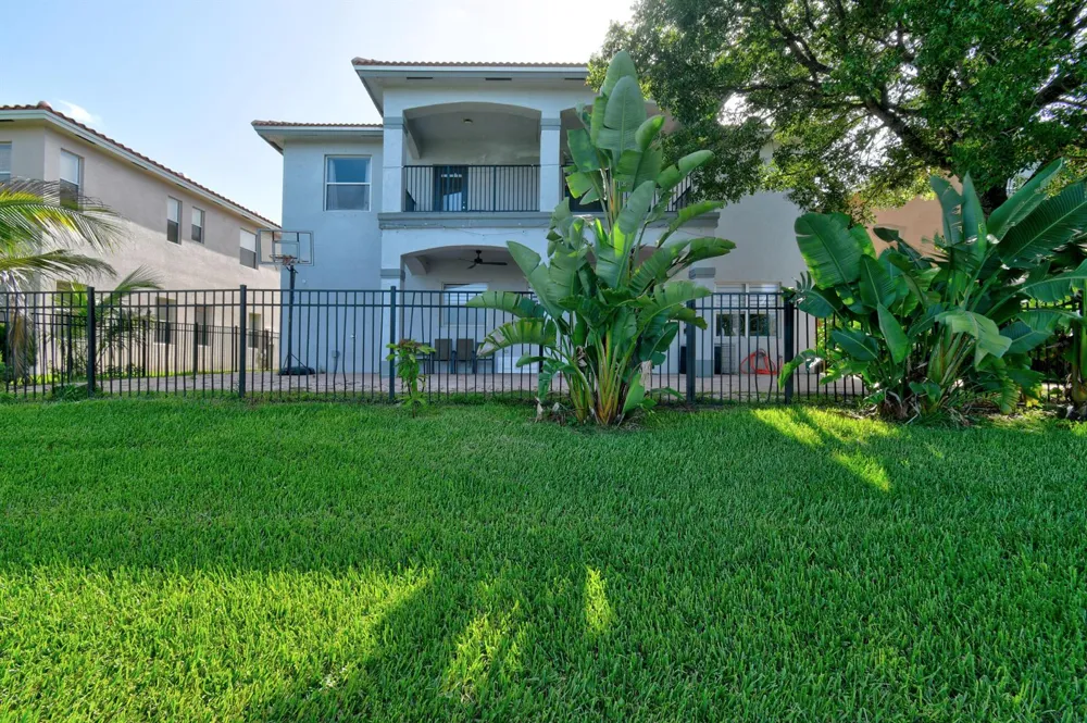 700 Cresta Circle West Palm Beach, FL 33413