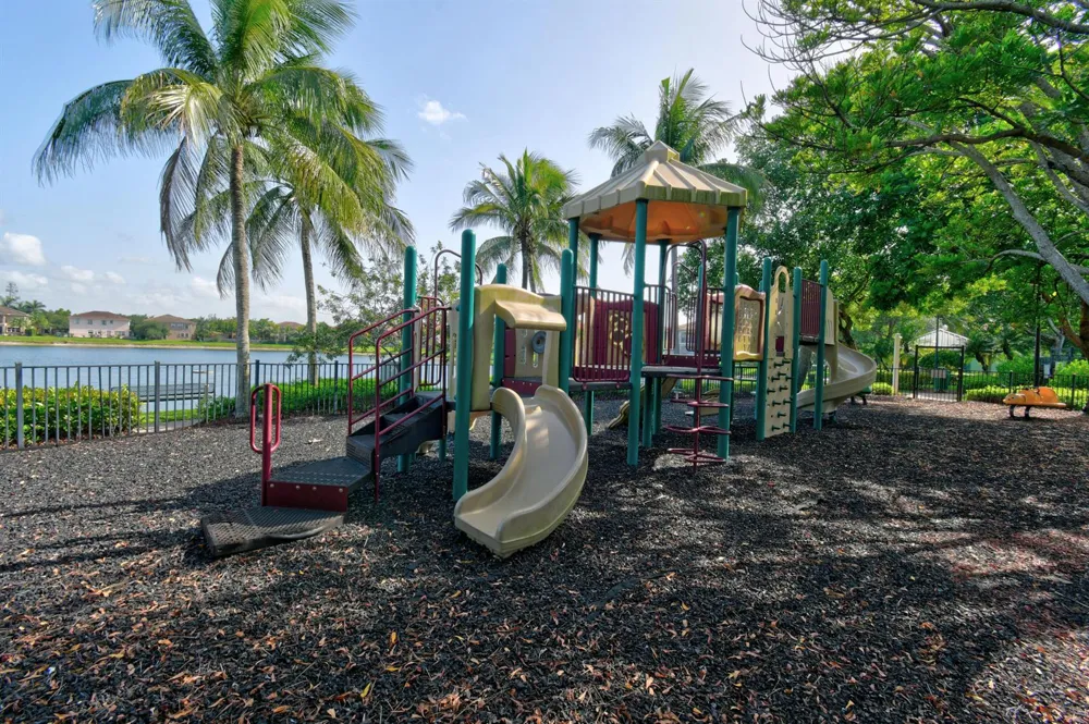 700 Cresta Circle West Palm Beach, FL 33413