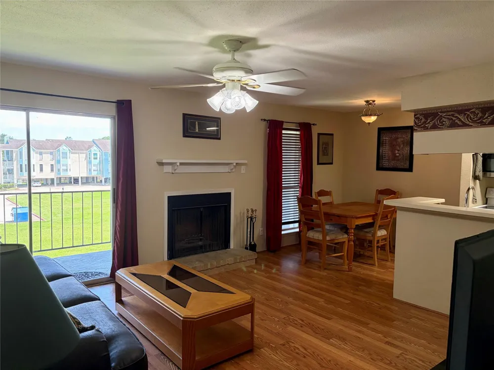 18519 Egret Bay Boulevard #1602 Webster, TX 77058