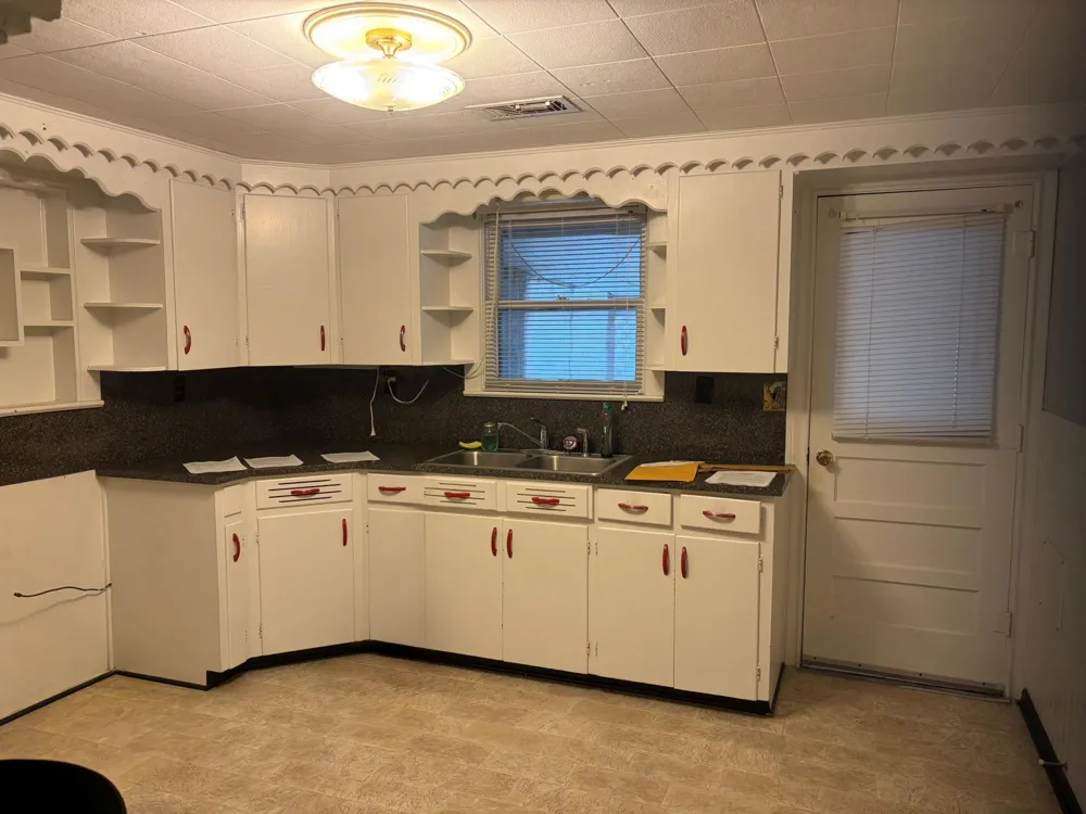 817 S Main Street Highlands, TX 77562