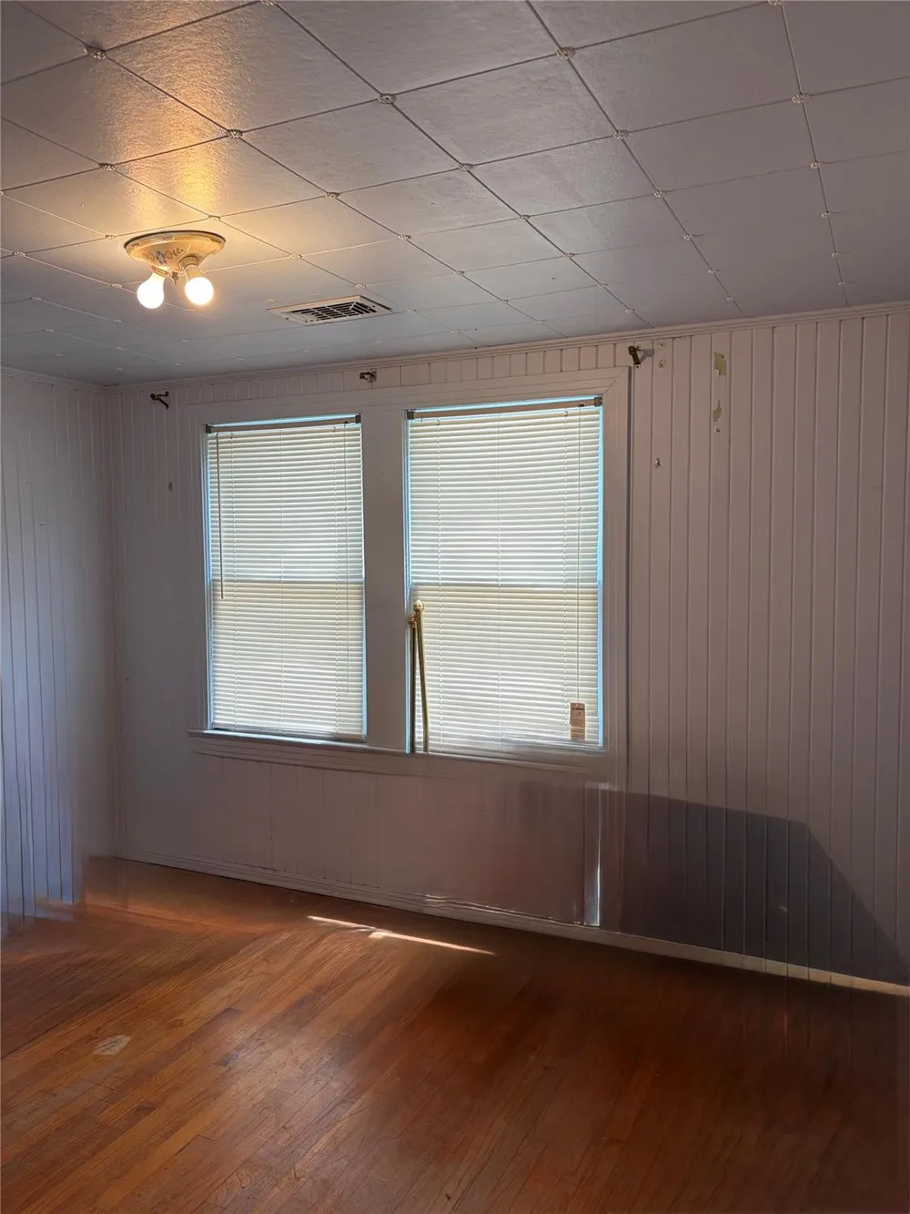 817 S Main Street Highlands, TX 77562
