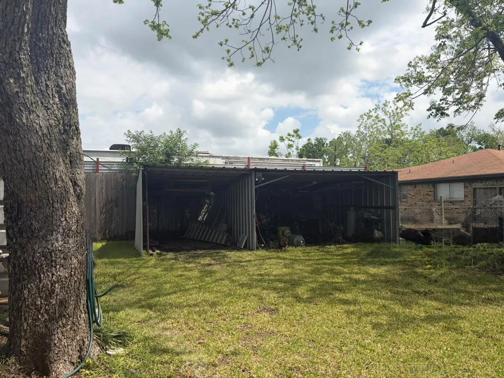 817 S Main Street Highlands, TX 77562