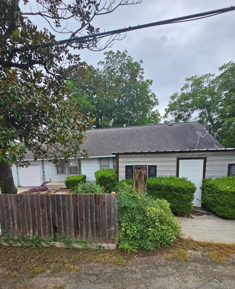 817 S Main Street Highlands, TX 77562