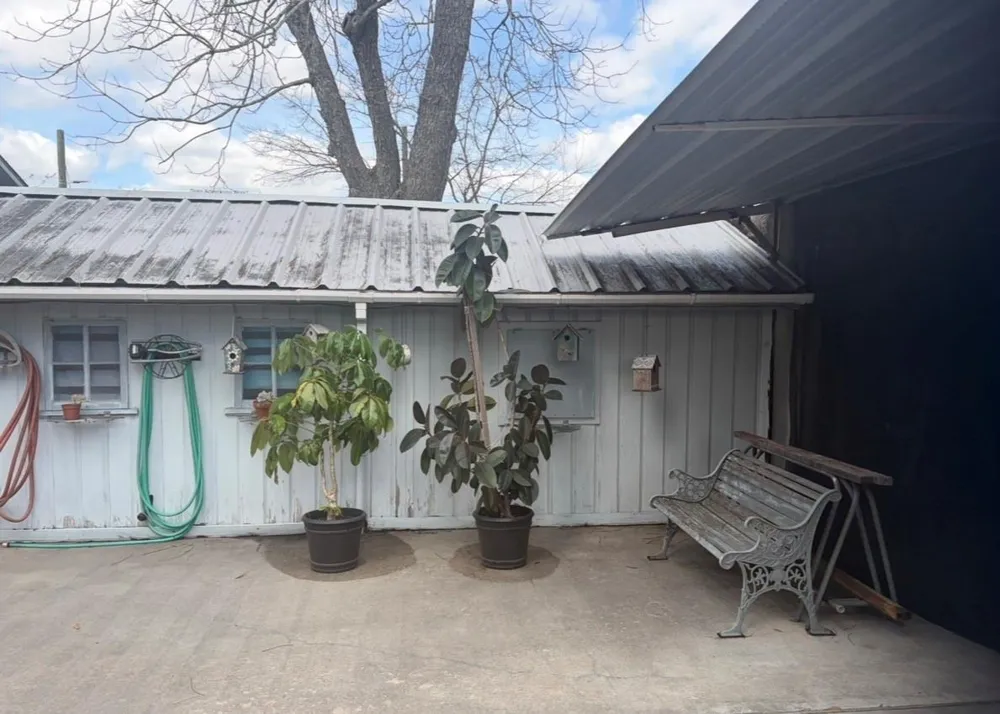 817 S Main Street Highlands, TX 77562