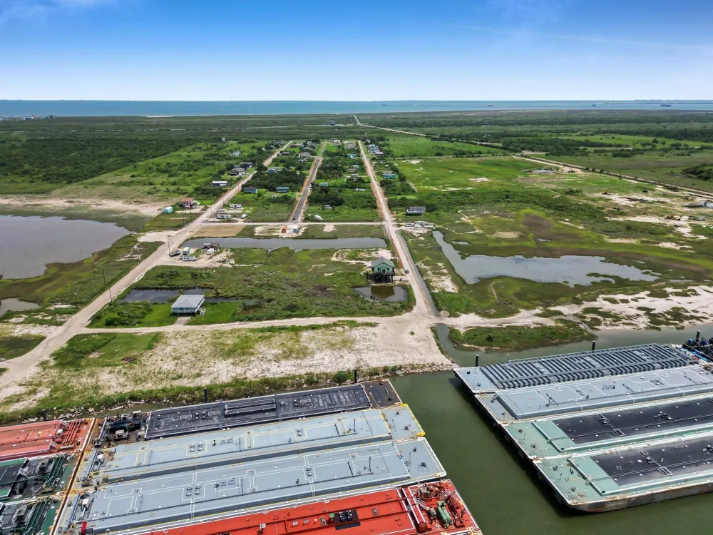 3301 Sailfish Drive Port Bolivar, TX 77650