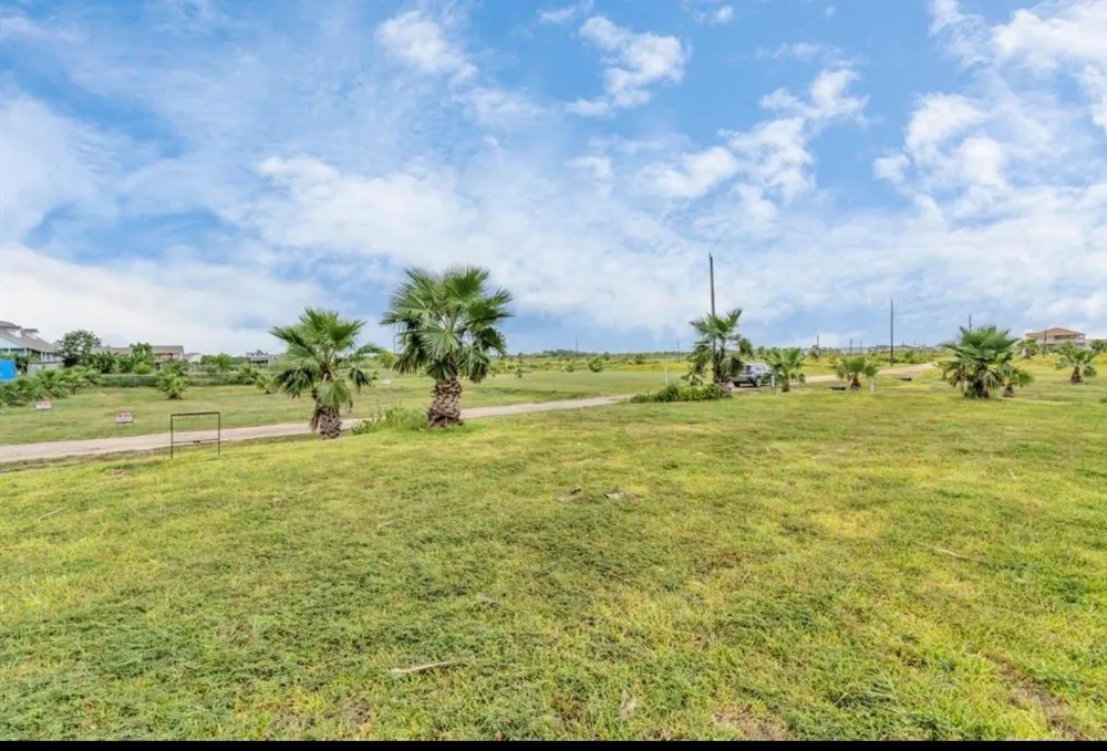 6 Cindy Palmer Lane Dickinson, TX 77539