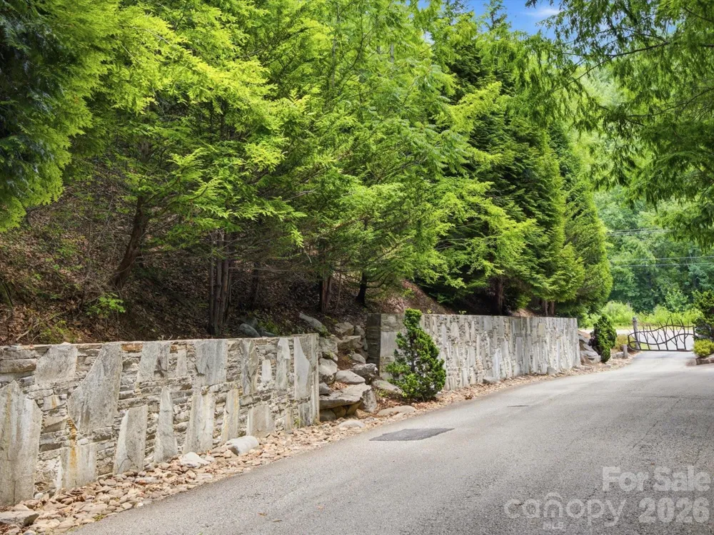 8542 Indian Trace #28 Nebo, NC 28761
