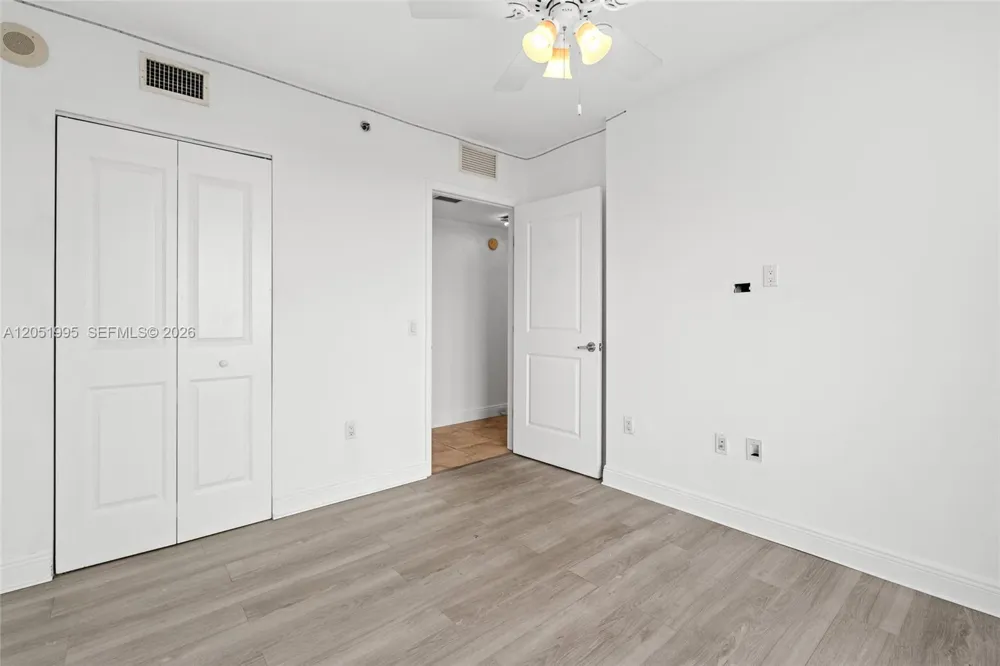 2681 Flamingo Rd #2205S Sunrise, FL 33323