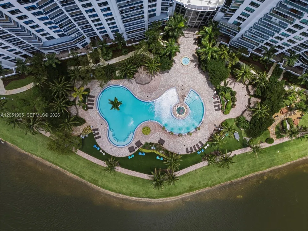 2681 Flamingo Rd #2205S Sunrise, FL 33323