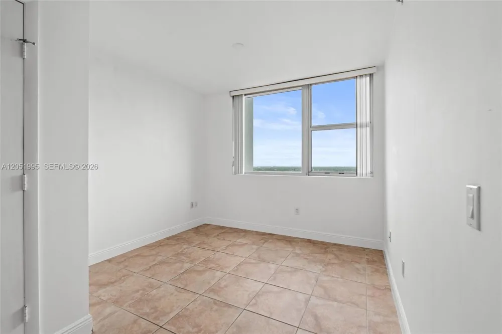 2681 Flamingo Rd #2205S Sunrise, FL 33323