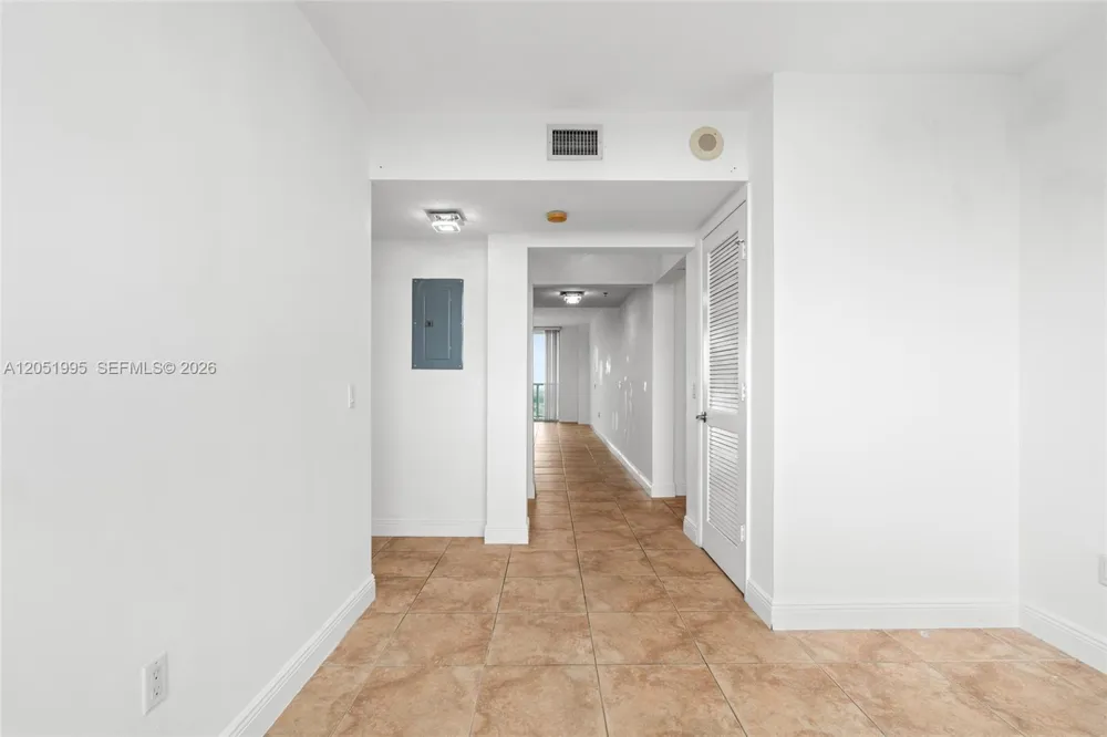 2681 Flamingo Rd #2205S Sunrise, FL 33323