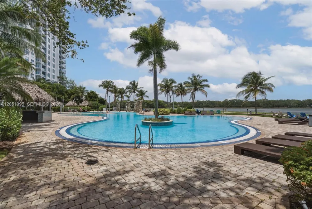 2681 Flamingo Rd #2205S Sunrise, FL 33323