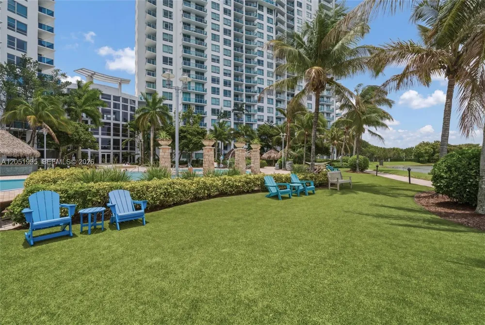 2681 Flamingo Rd #2205S Sunrise, FL 33323