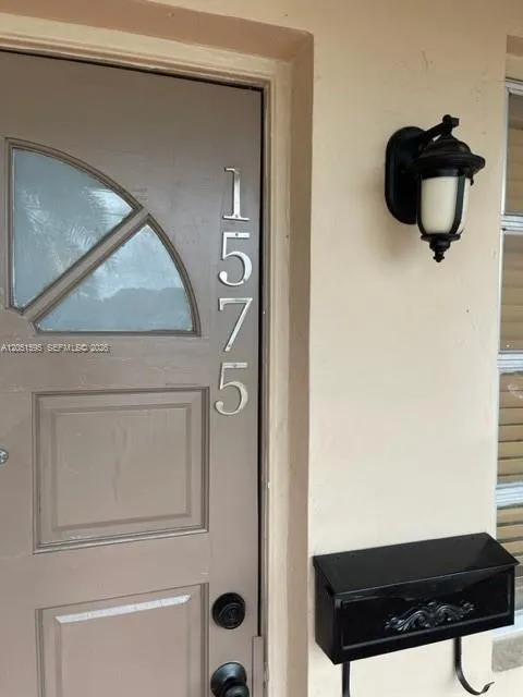 1575 NW 60th Ave #B Sunrise, FL 33313
