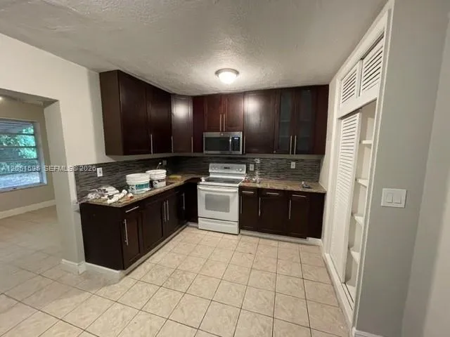 1575 NW 60th Ave #B Sunrise, FL 33313