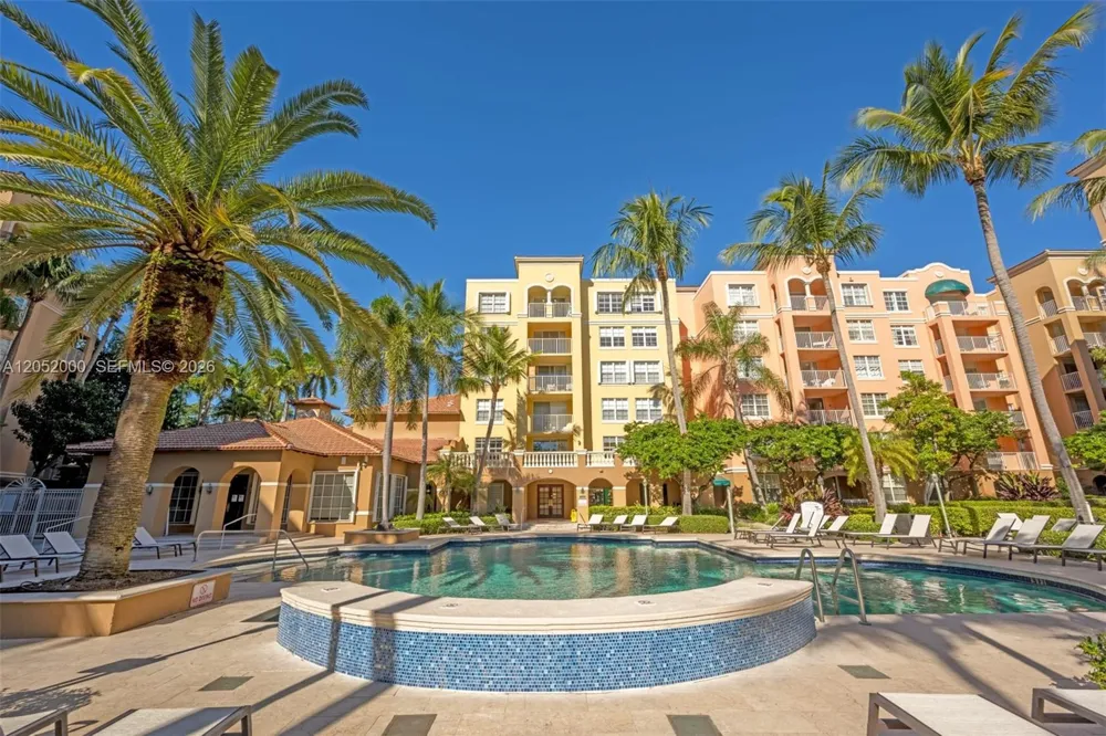 19999 E Country Club Dr #1406 Aventura, FL 33180