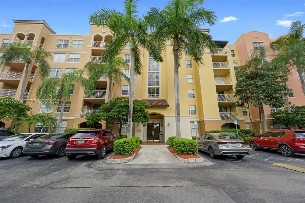 19999 E Country Club Dr #1406 Aventura, FL 33180