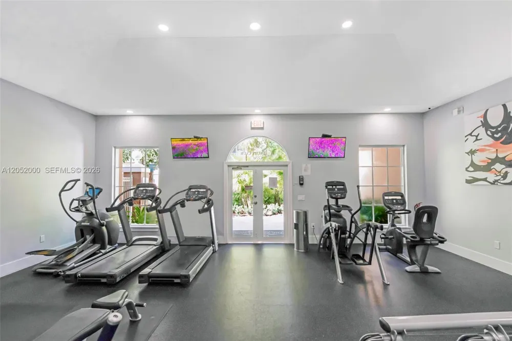 19999 E Country Club Dr #1406 Aventura, FL 33180