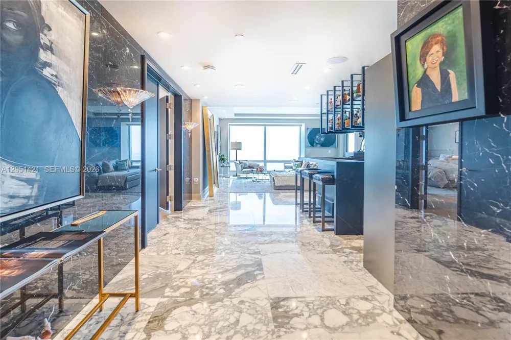 1425 Brickell Ave #PH3AB Miami, FL 33131
