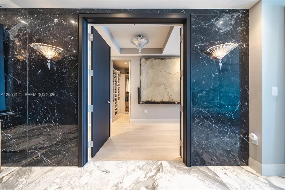 1425 Brickell Ave #PH3AB Miami, FL 33131