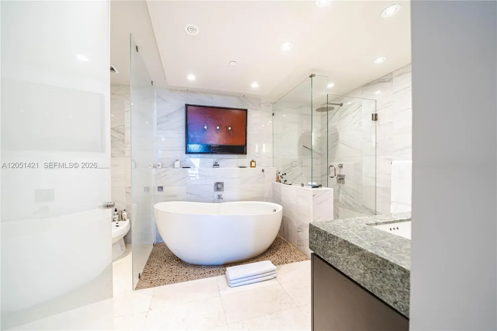 1425 Brickell Ave #PH3AB Miami, FL 33131