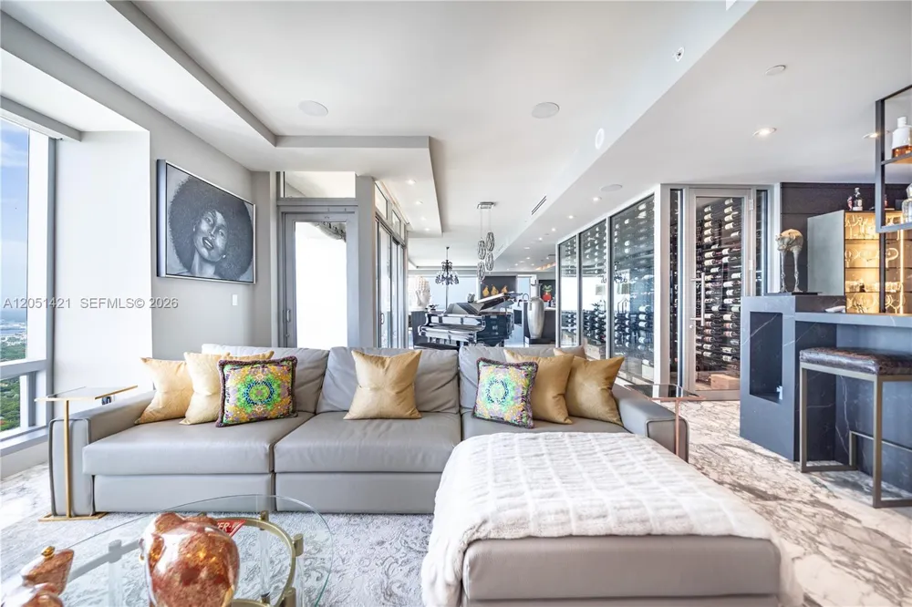 1425 Brickell Ave #PH3AB Miami, FL 33131