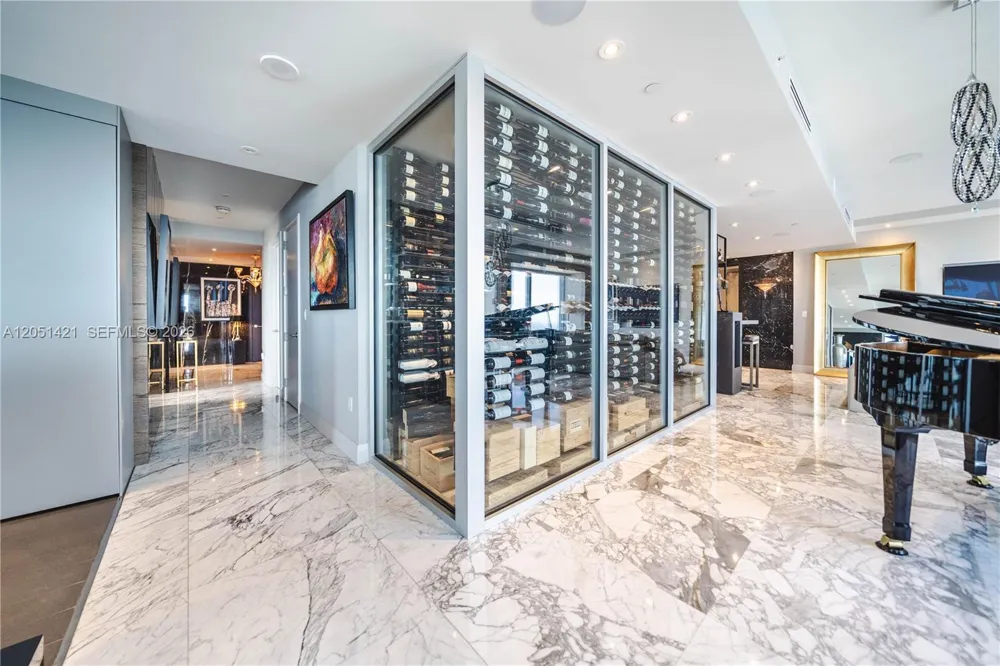 1425 Brickell Ave #PH3AB Miami, FL 33131