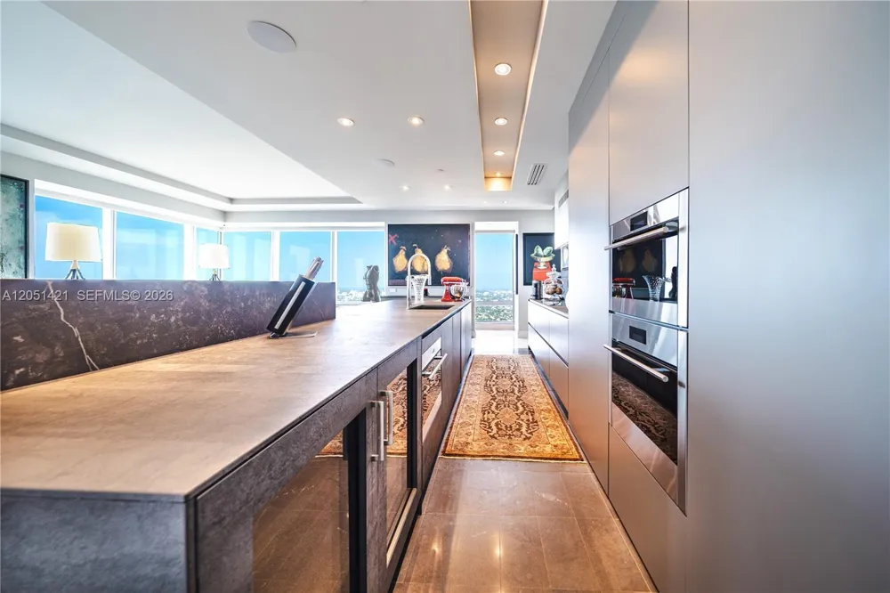 1425 Brickell Ave #PH3AB Miami, FL 33131