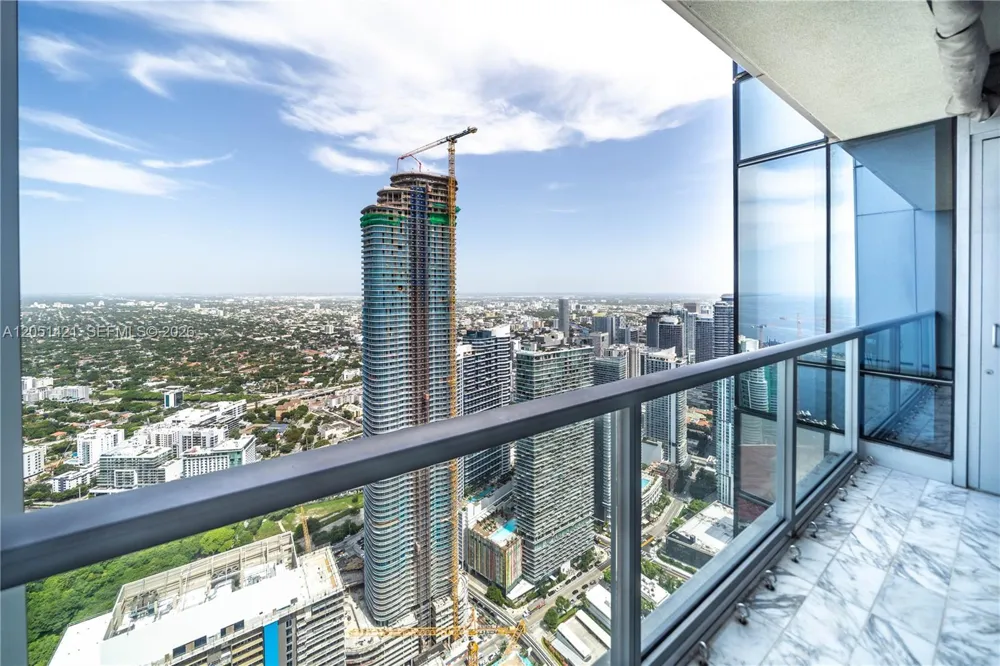 1425 Brickell Ave #PH3AB Miami, FL 33131
