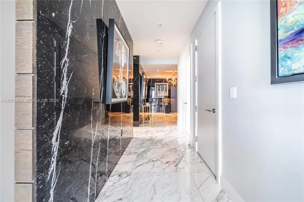 1425 Brickell Ave #PH3AB Miami, FL 33131