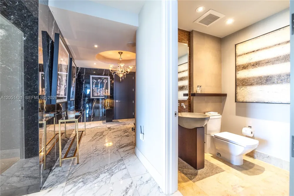 1425 Brickell Ave #PH3AB Miami, FL 33131